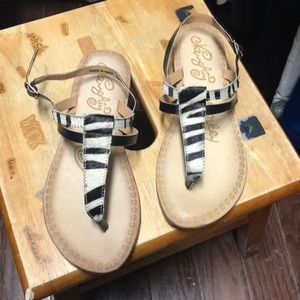 Naughty Monkey sandals